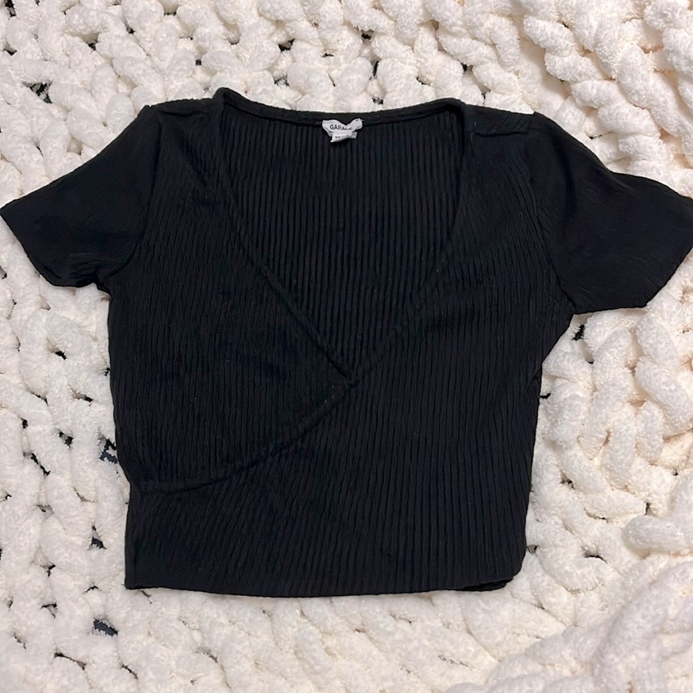 Black Ribbed Cropped T-shirt